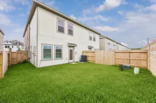 2207 Salinas Dr, Rosharon, TX 77583 - Photo 10