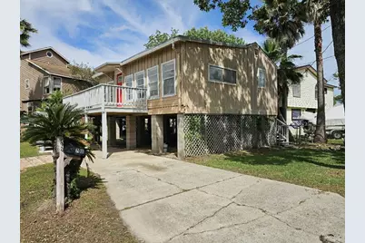 702 Narcissus Road, Clear Lake Shores, TX 77565 - Photo 1