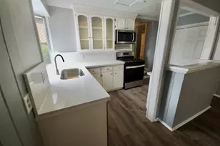 702 Narcissus Rd, Clear Lake Shores, TX 77565 - Photo 8