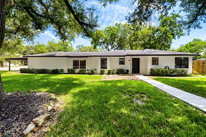 205 Morningside Drive, Friendswood, TX 77546 - Photo 2