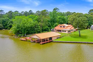 56 Magnolia Dr, Huntsville, TX 77340 - Photo 1