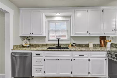 1127 W 4th Street, Freeport, TX 77541 - Photo 10