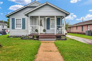 1127 W 4th St, Freeport, TX 77541 - Photo 2