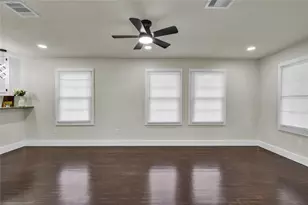 1127 W 4th St, Freeport, TX 77541 - Photo 8