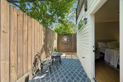 611 E 20th Street #B, Houston, TX 77008 - Photo 12