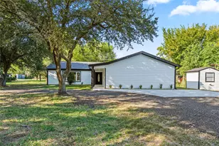 5425 Jeffrey St, Dickinson, TX 77539 - Photo 2