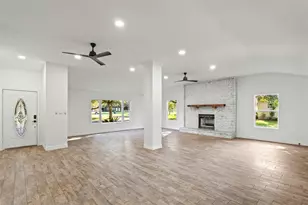 5425 Jeffrey St, Dickinson, TX 77539 - Photo 6