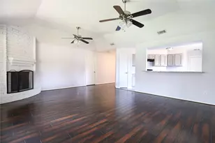 2703 Heritage Colony Dr, Webster, TX 77598 - Photo 8