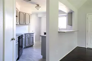 2703 Heritage Colony Dr, Webster, TX 77598 - Photo 12