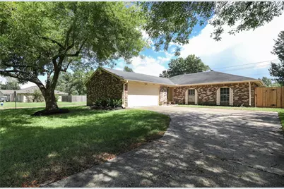 2703 Heritage Colony Drive, Webster, TX 77598 - Photo 2