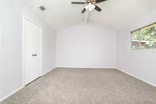 2703 Heritage Colony Dr, Webster, TX 77598 - Photo 18