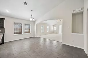 429 Lake Line Dr, Alvin, TX 77511 - Photo 10