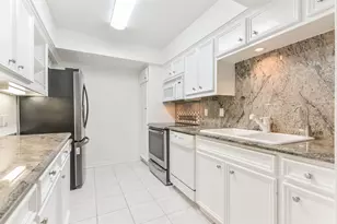 14341 Misty Meadow Ln, Houston, TX 77079 - Photo 22