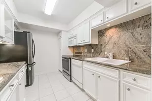 14341 Misty Meadow Ln, Houston, TX 77079 - Photo 16