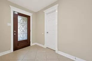 13703 Templar Ln, Sugar Land, TX 77498 - Photo 4
