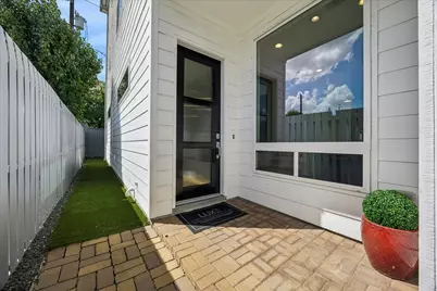 1317 W Clay Street, Houston, TX 77019 - Photo 2