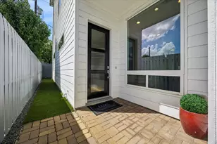 1317 W Clay St, Houston, TX 77019 - Photo 2