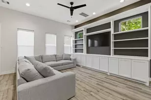 5361 Creekmont Oaks Ln, Houston, TX 77091 - Photo 6