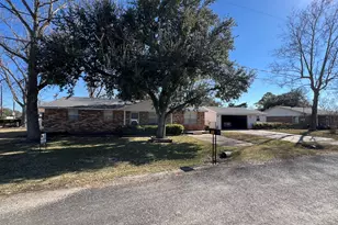 203 Franklin Rd, Wharton, TX 77488 - Photo 1