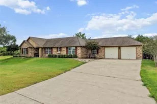 261 26th St, San Leon, TX 77539 - Photo 2