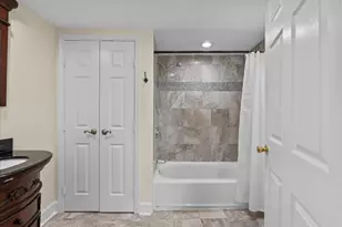 1048 16th St, Dickinson, TX 77539 - Photo 18