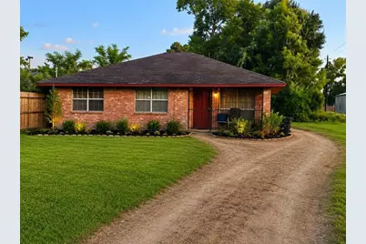 1717 S Victory Drive, Houston, TX 77088 - Photo 1