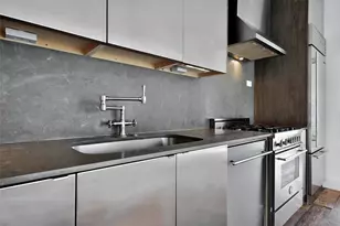 228 W 25, Houston, TX 77008 - Photo 6