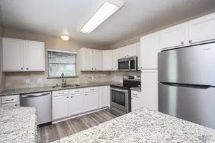 16902 Berry Rd, Pearland, TX 77584 - Photo 6