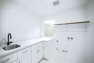 10038 Westview Dr, Houston, TX 77055 - Photo 16