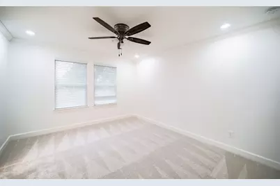 10038 Westview Drive, Houston, TX 77055 - Photo 32