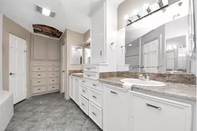 10710 Moorcreek Drive, Houston, TX 77070 - Photo 26