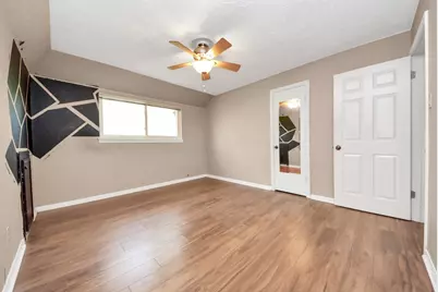 10710 Moorcreek Drive, Houston, TX 77070 - Photo 12