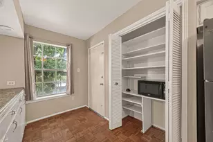 408 N Post Oak Ln, Houston, TX 77024 - Photo 16