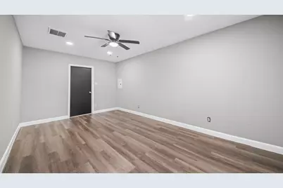 5242 Greylog Drive, Houston, TX 77048 - Photo 8