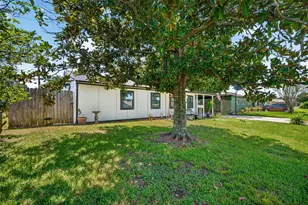 2110 Hillshire Dr, Deer Park, TX 77536 - Photo 2