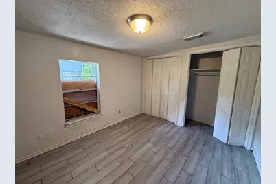 215 S Avenue D, Freeport, TX 77541 - Photo 8