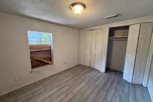 215 S Avenue D, Freeport, TX 77541 - Photo 8