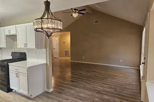10913 Mulberry Ct, La Porte, TX 77571 - Photo 8