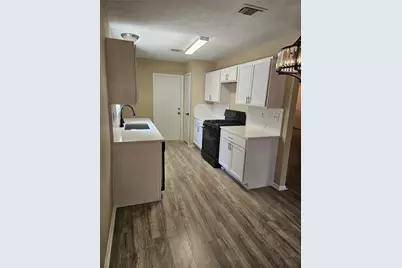 10913 Mulberry Court, La Porte, TX 77571 - Photo 6