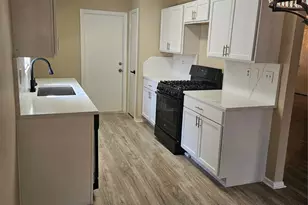 10913 Mulberry Ct, La Porte, TX 77571 - Photo 6