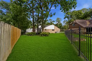 1907 Tangle Lake Dr, Houston, TX 77339 - Photo 10