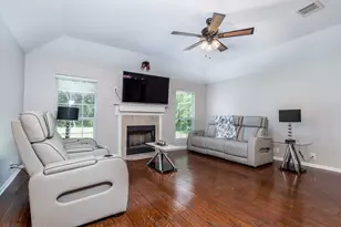 198 Oak Hollow Blvd, Magnolia, TX 77355 - Photo 8