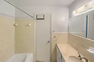 7906 Del Rey Ln, Houston, TX 77071 - Photo 14