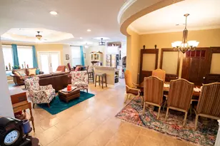 17 Red Oak Ct, Lake Jackson, TX 77566 - Photo 10