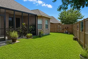 17 Red Oak Ct, Lake Jackson, TX 77566 - Photo 20
