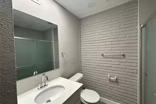 219 Marshall St, Houston, TX 77006 - Photo 8
