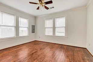 404 E 29th St, Houston, TX 77008 - Photo 4