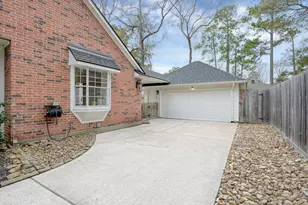 31 E Amberglow Cir, The Woodlands, TX 77381 - Photo 4