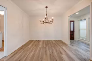 10322 Lynbrook Hollow St, Houston, TX 77042 - Photo 4