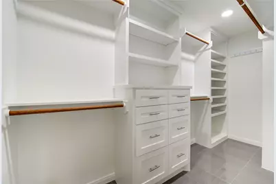 10322 Lynbrook Hollow Street, Houston, TX 77042 - Photo 18